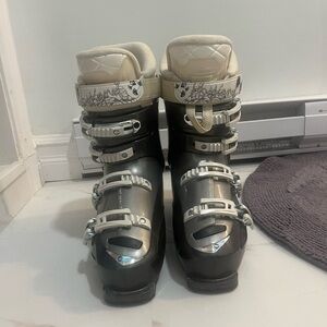 Rossignol Women's Black and Silver Ski Boots